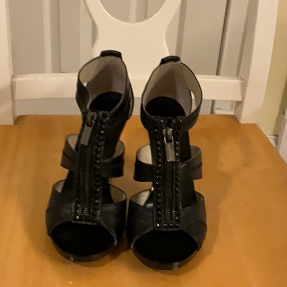 Michael Kors Shoes - Picture 3 of 8